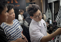 Khóa Học Cắt Tóc Nam Tiêu Chuẩn: Con Đường Tỏa Sáng Của Bạn tại LEK Barber Academy